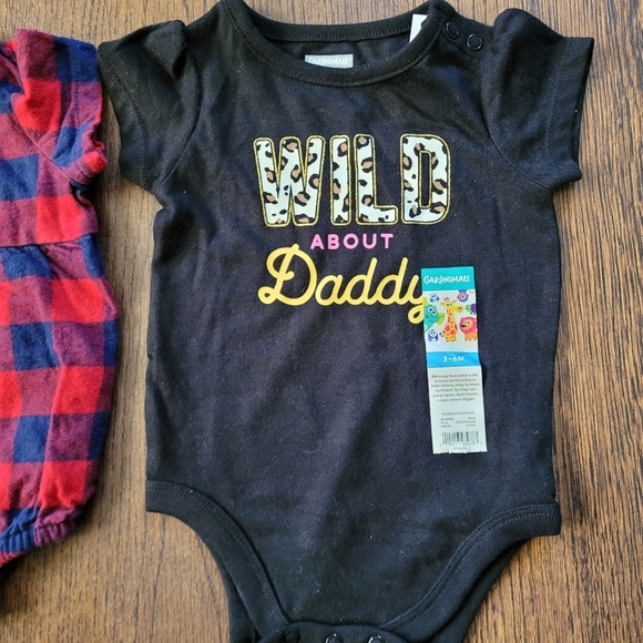 Bundle of 2 Bodysuit Tops Size Infant Girl's 3-6 Months One is NEW with Tags - Picture 3 of 5